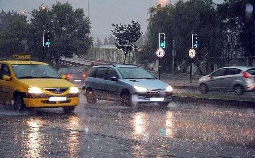 下雨天開車注意的事項是什么