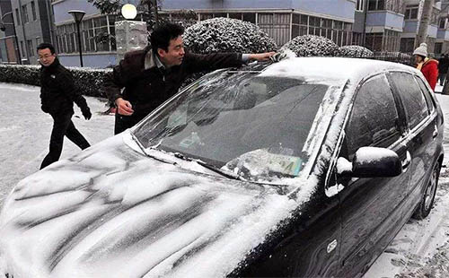 車(chē)子怎么解凍 冰雪天汽車(chē)解凍方法