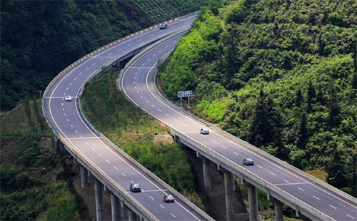 疫情防控車輛可在湖北部分加油站免費(fèi)消毒和餐食