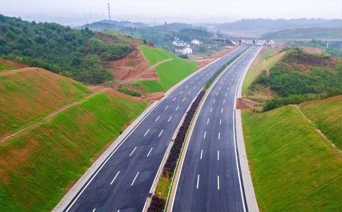 湖南第一條高速公路是哪條哪一年建成