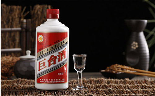 茅臺(tái)一瓶難求 白酒行業(yè)誰在炒作