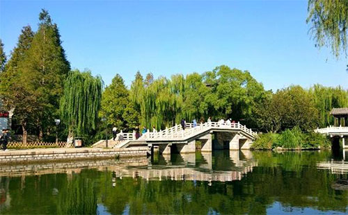 濟南恢復(fù)開放的景區(qū)有哪些_公園景區(qū)入口開放