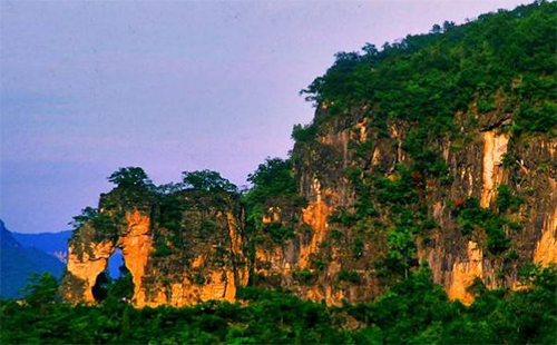 ?？稻怕氛鷳B(tài)旅游區(qū)門(mén)票優(yōu)惠政策 九路寨生態(tài)旅游區(qū)中秋節(jié)活動(dòng)