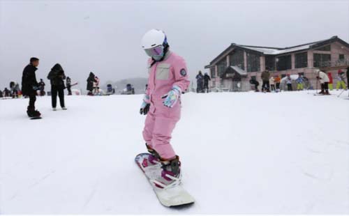 襄陽橫沖國際滑雪場12月3日正式開放